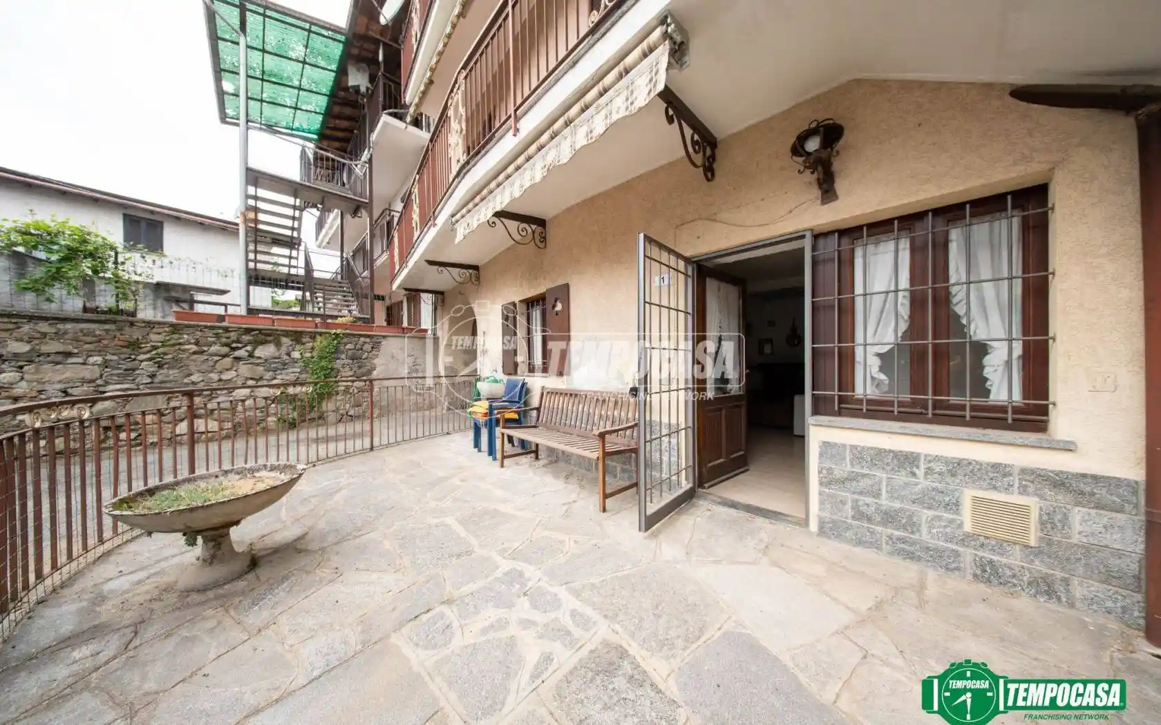 Casa indipendente in vendita a Paruzzaro