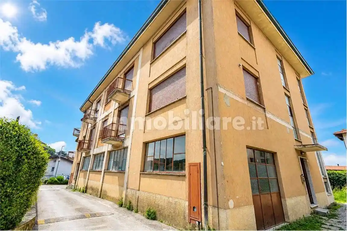 Casa indipendente in vendita a Capiago Intimiano