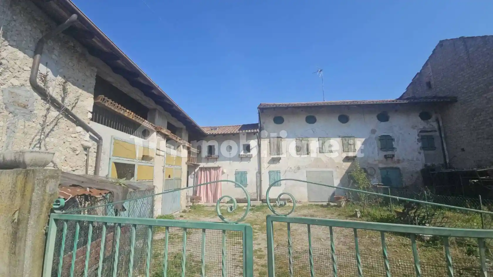 Rustico - Casale in vendita a Roveredo in Piano
