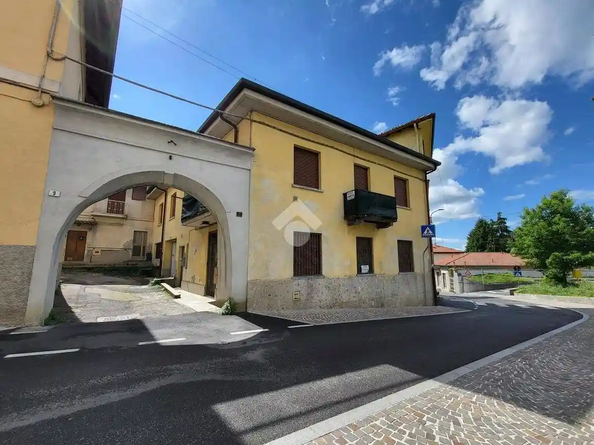 Appartamento in vendita a Besana in Brianza