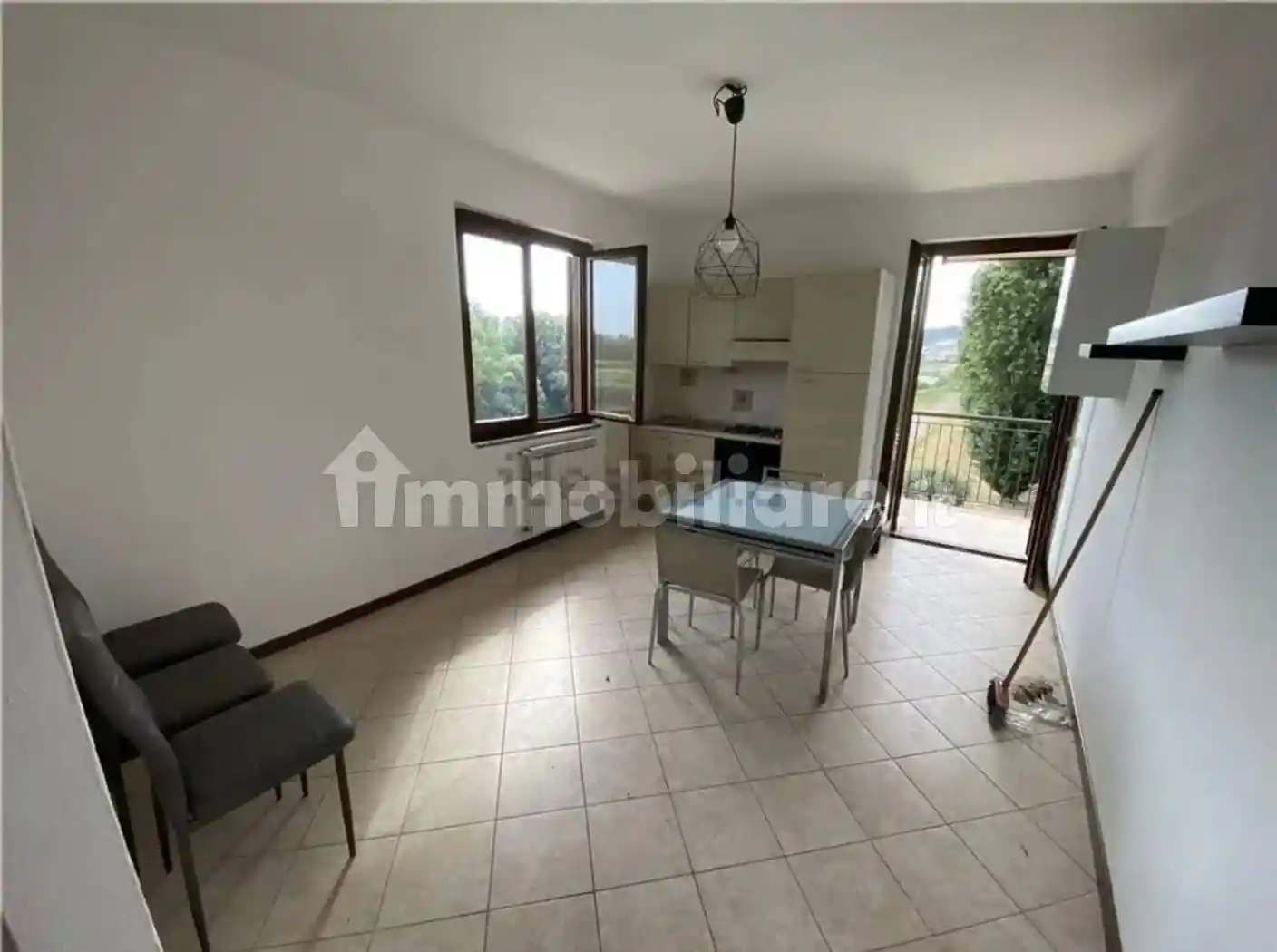 Appartamento in vendita a Capraia e Limite