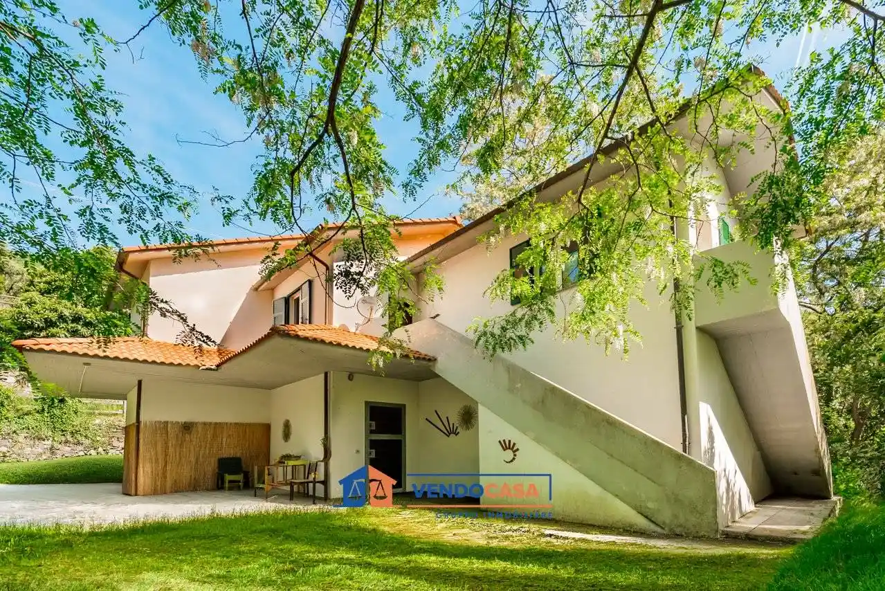 Villa in vendita a Varazze