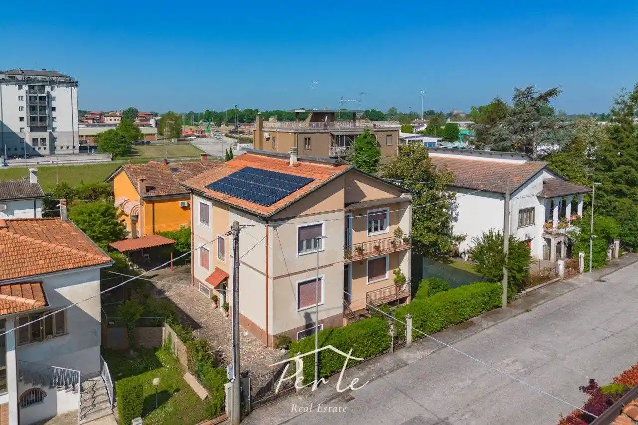 Casa indipendente in vendita a Mantova