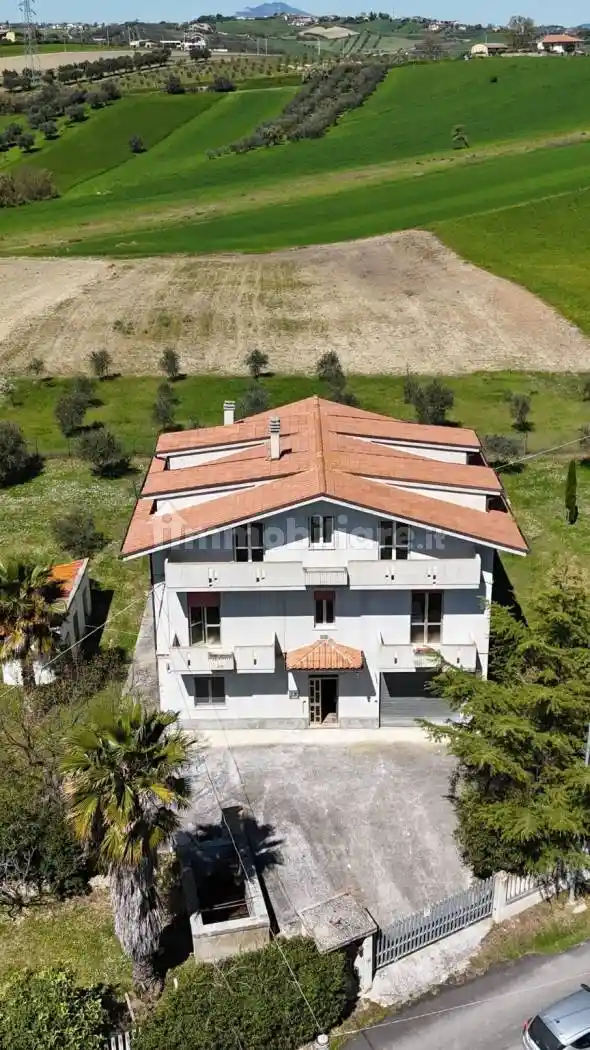 Casa indipendente in vendita a Campli