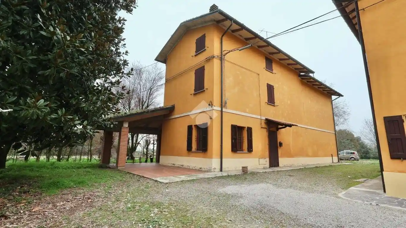 Casa indipendente in vendita a Reggio Emilia
