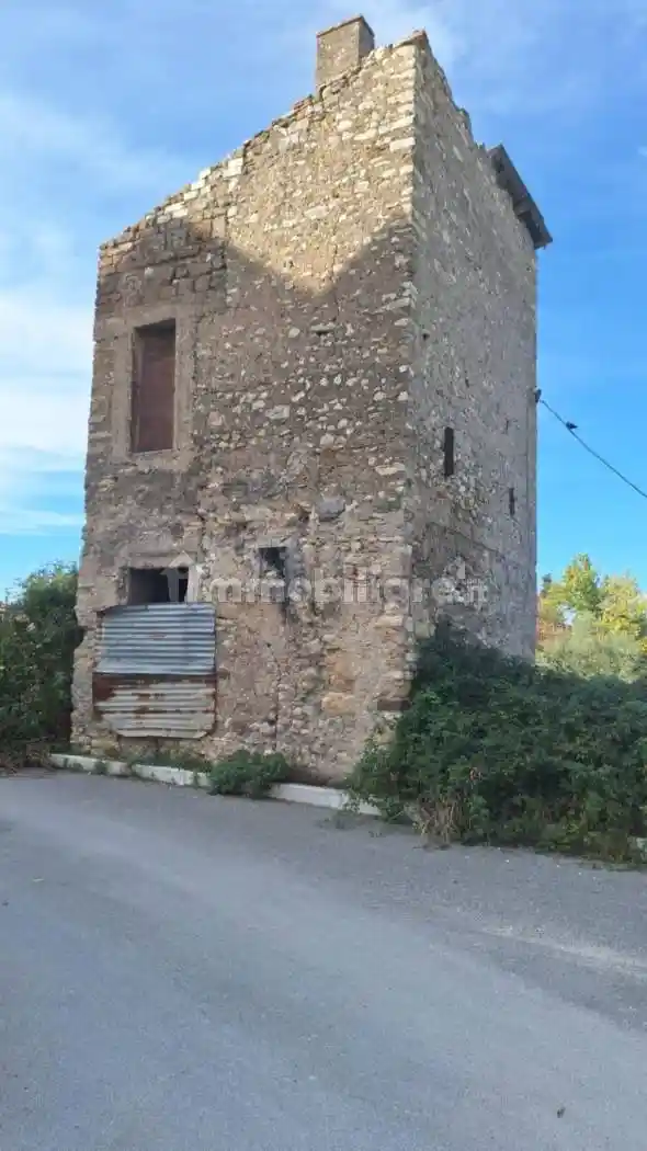 Rustico - Casale in vendita a Tivoli