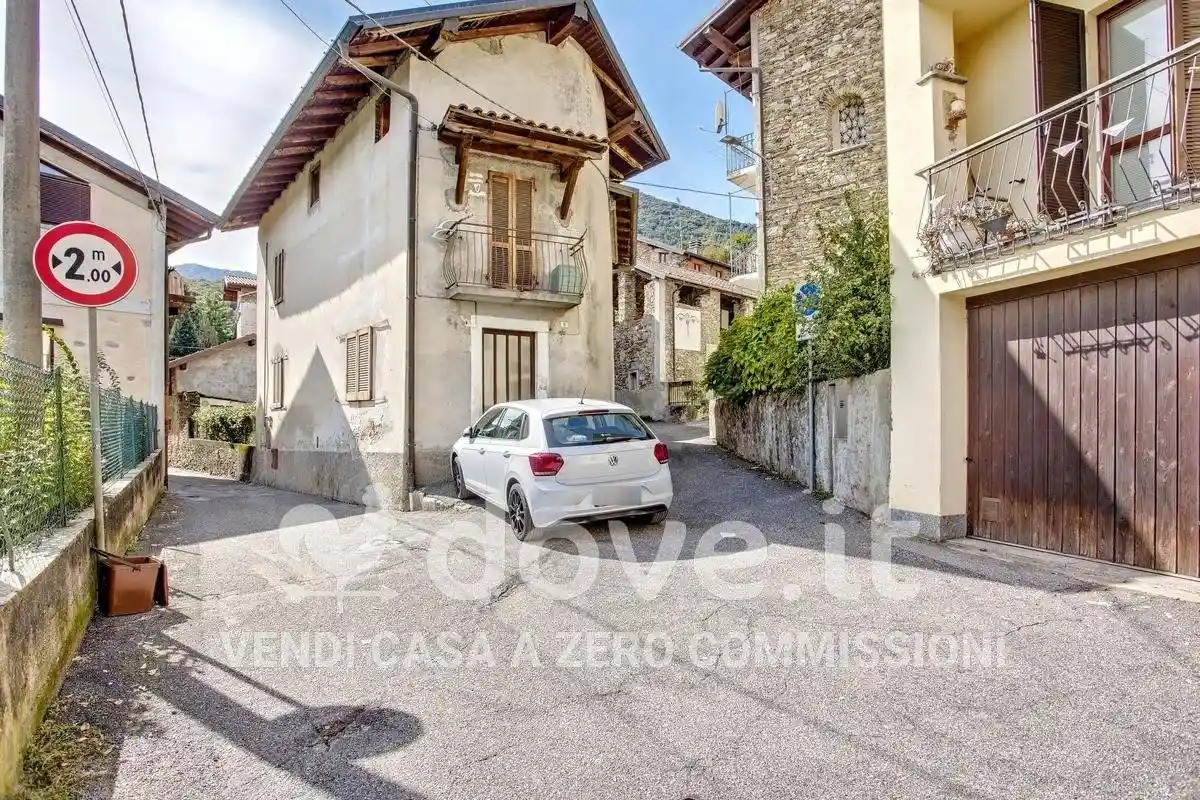 Casa indipendente in vendita a Brissago-Valtravaglia