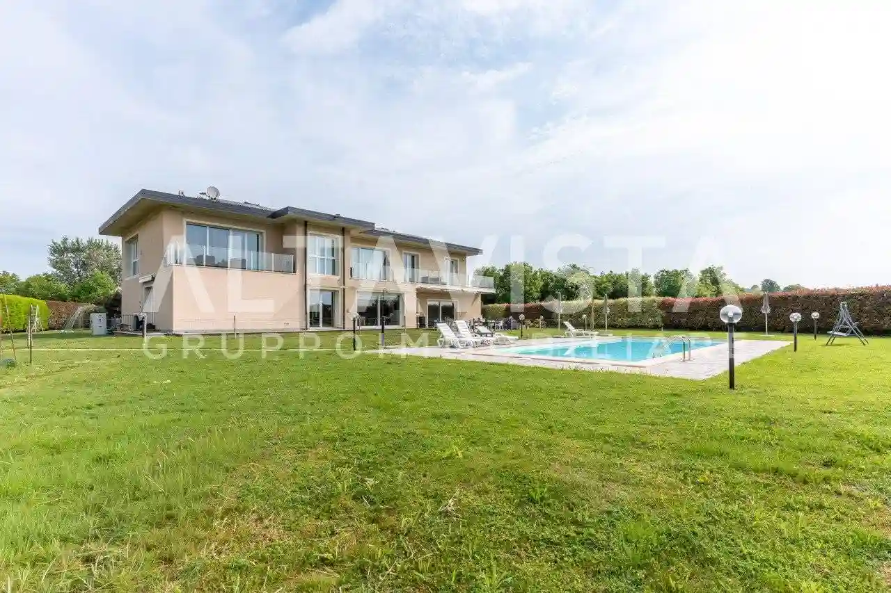 Villa - foto 2