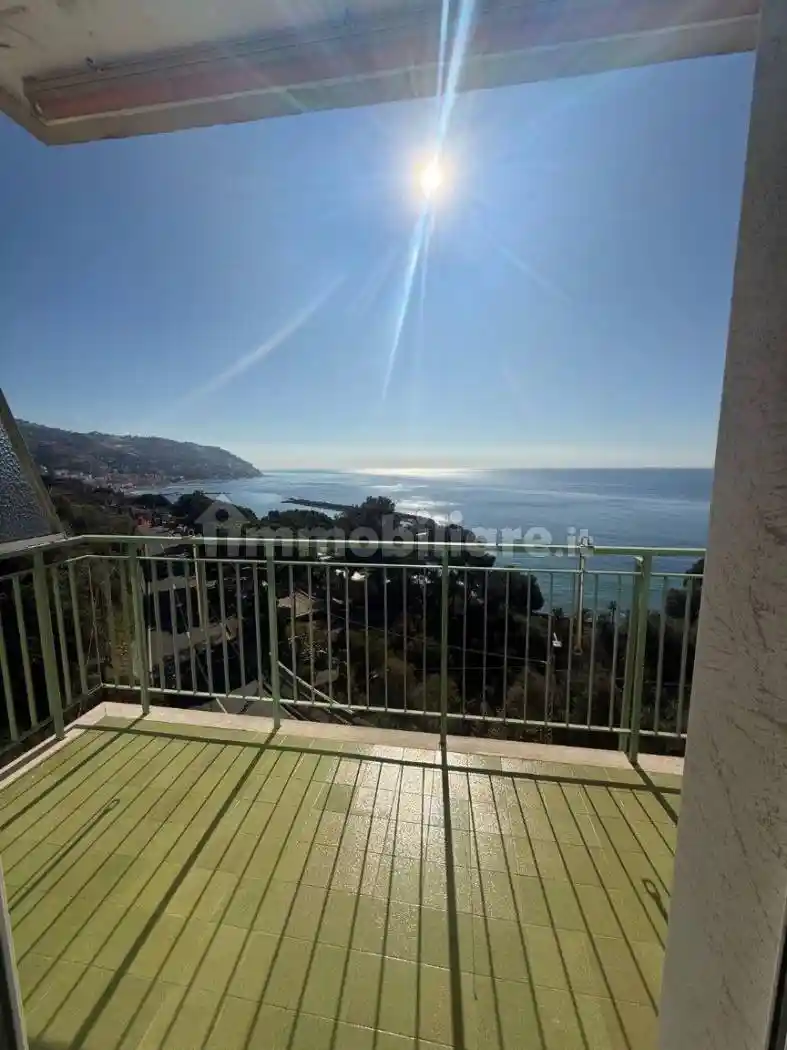 Appartamento in vendita a Bordighera
