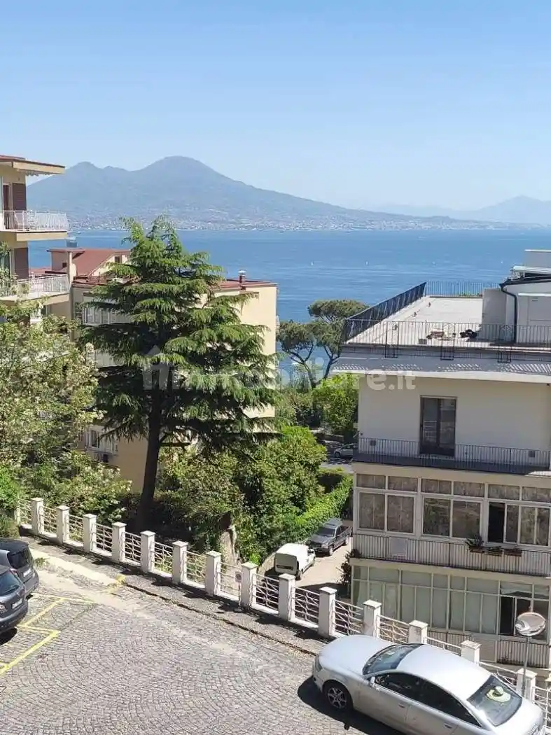 Appartamento in affitto a Napoli