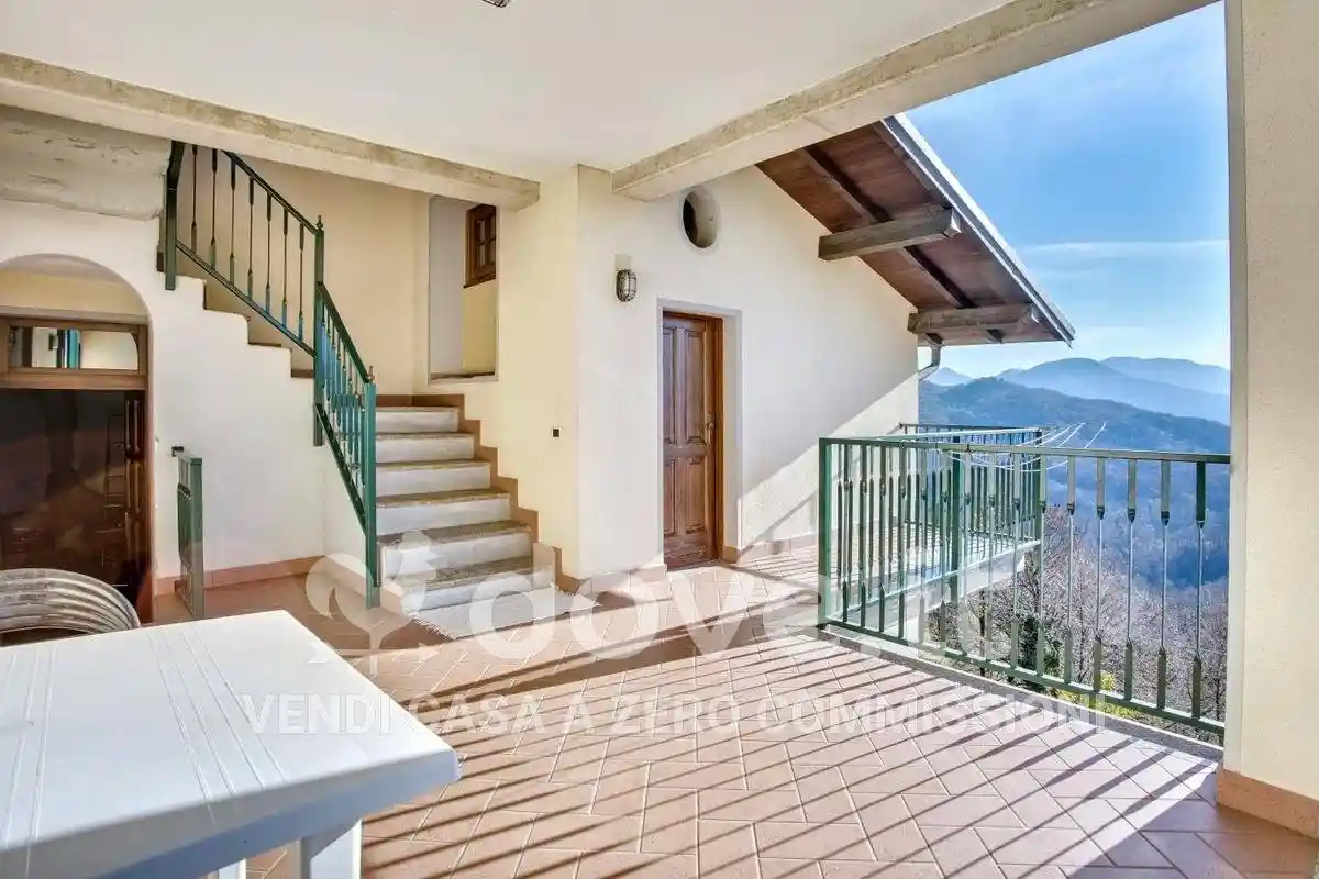Casa indipendente in vendita a Montegrino Valtravaglia