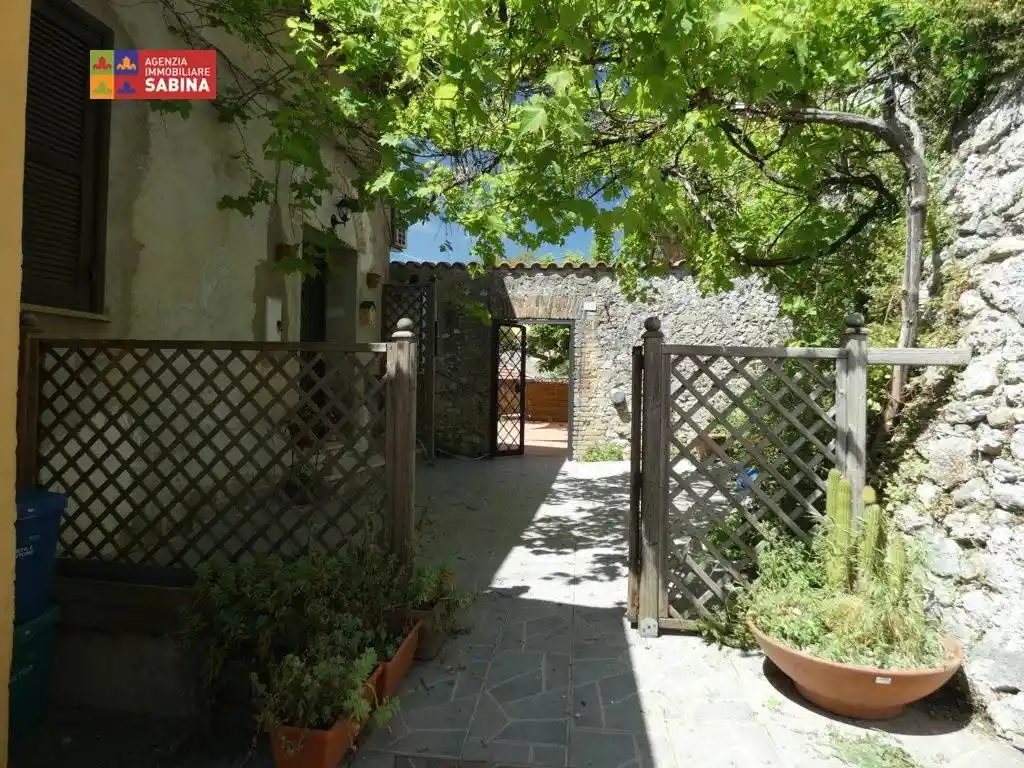 Appartamento in vendita a Poggio Mirteto