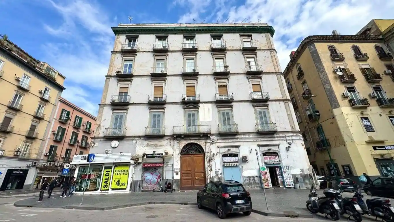 Appartamento in vendita a Napoli
