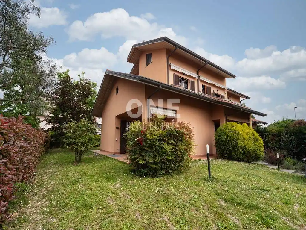 Villa in affitto a Villasanta