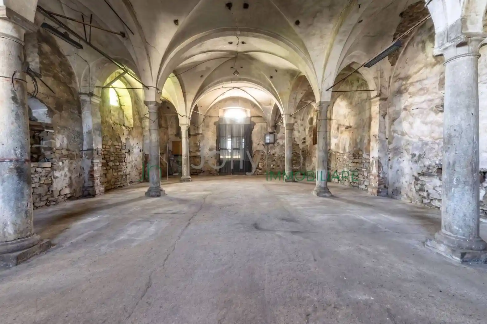 Palazzo - Edificio in vendita a Albino