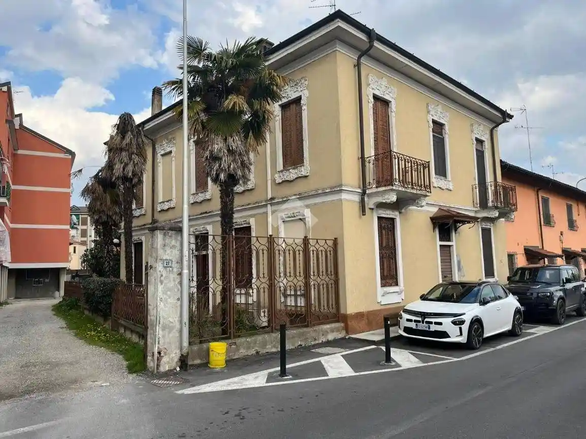 Villa in vendita a Melegnano