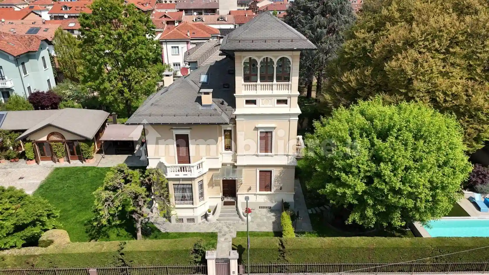 Villa - foto 2