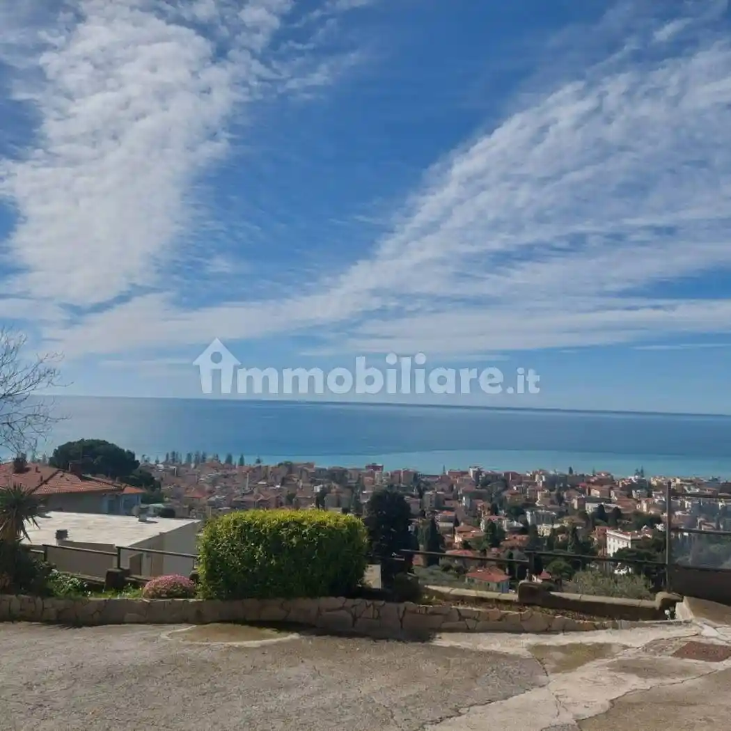 Villa in vendita a Bordighera