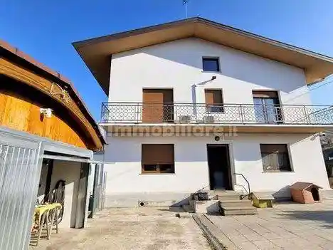 Appartamento in vendita a Buja