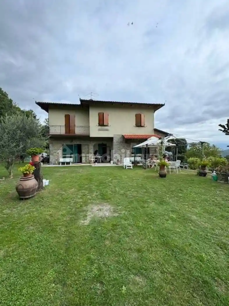 Villa in vendita a Castel San Niccolò