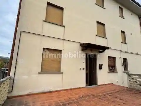 Appartamento in vendita a Pratovecchio e Stia