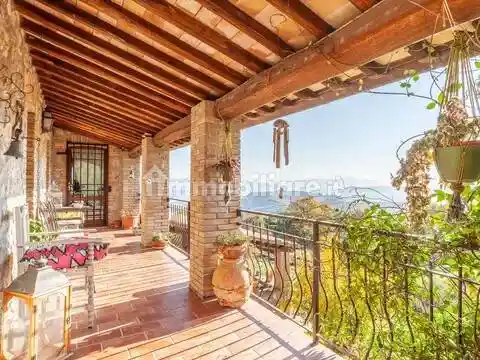 Rustico - Casale in vendita a Orvieto