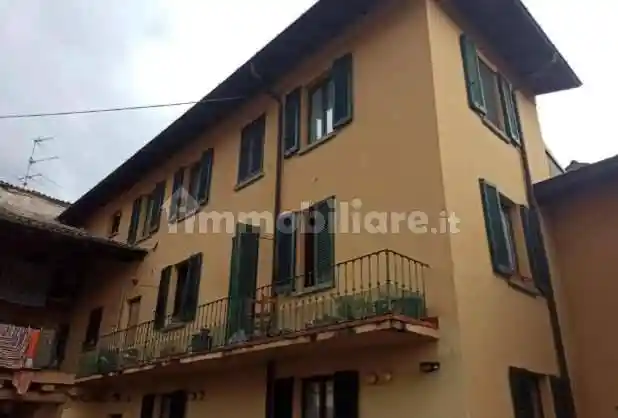 Appartamento in vendita a Longone al Segrino