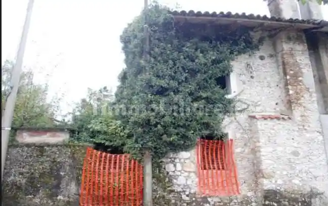 Casa indipendente in vendita a Aviano