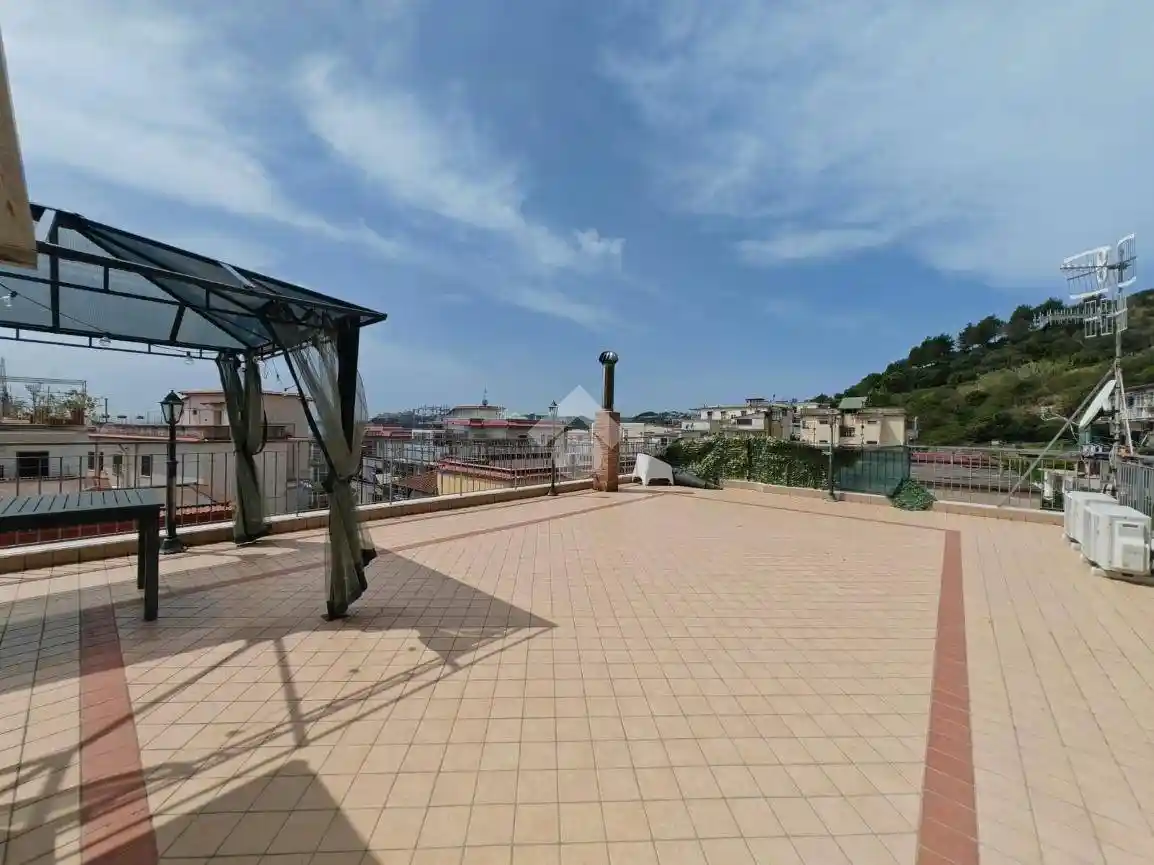 Appartamento in vendita a Pozzuoli