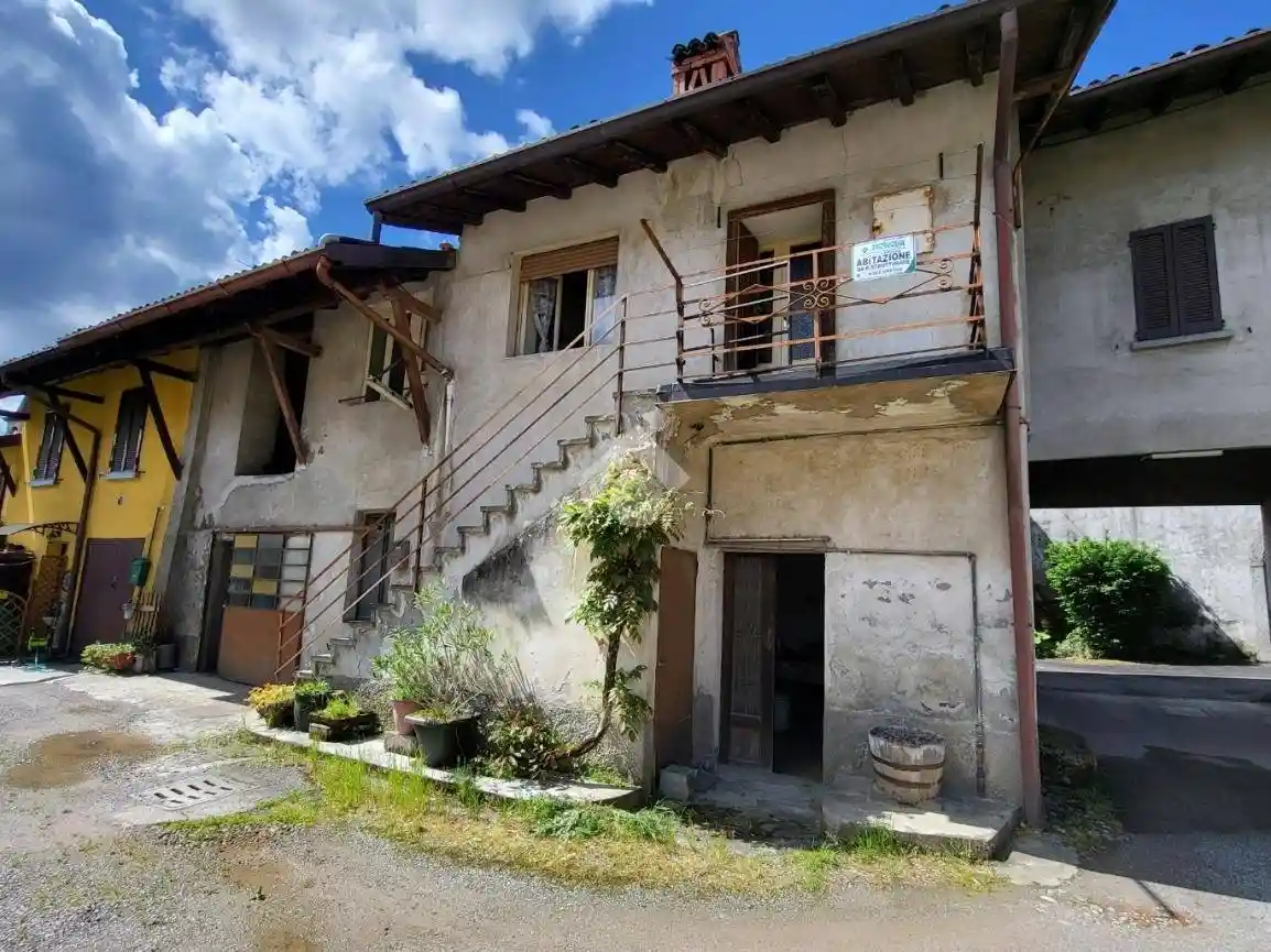 Casa indipendente in vendita a Besana in Brianza