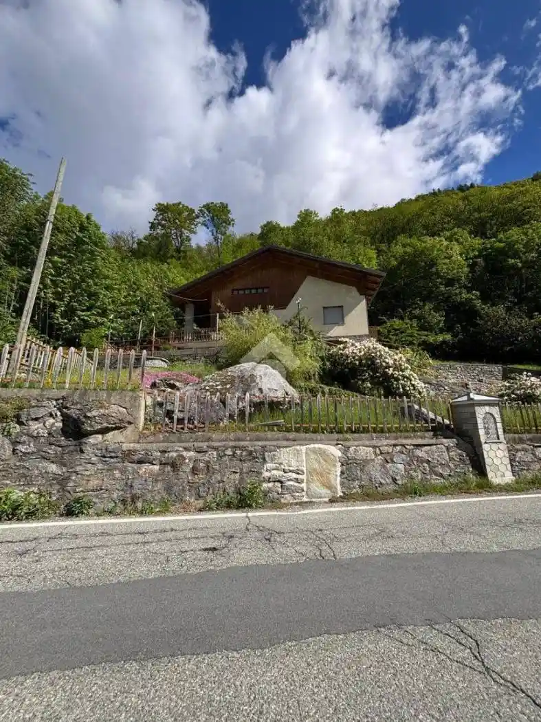 Villa in vendita a Chialamberto