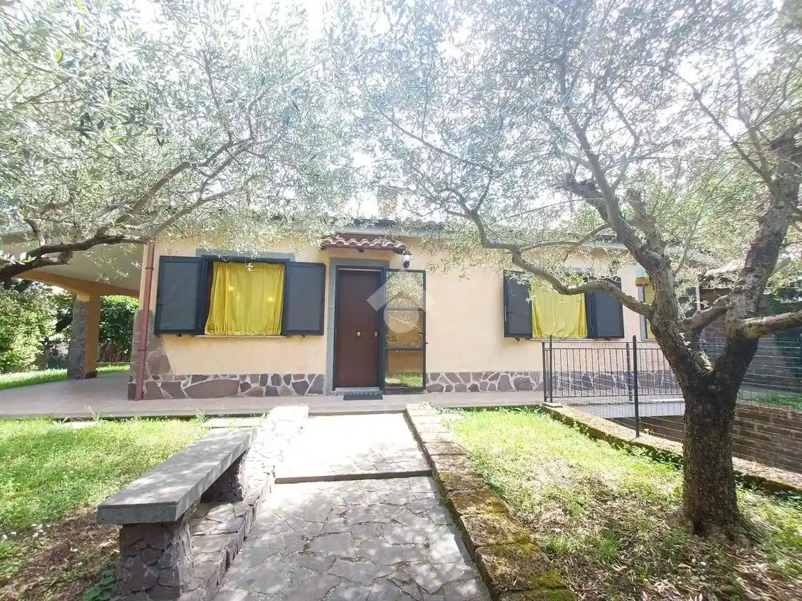 Villa in vendita a Nepi