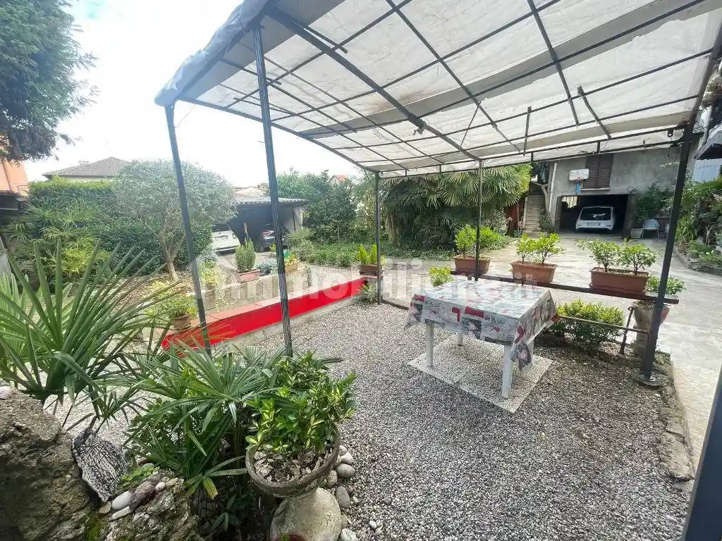 Appartamento in vendita a Bregnano