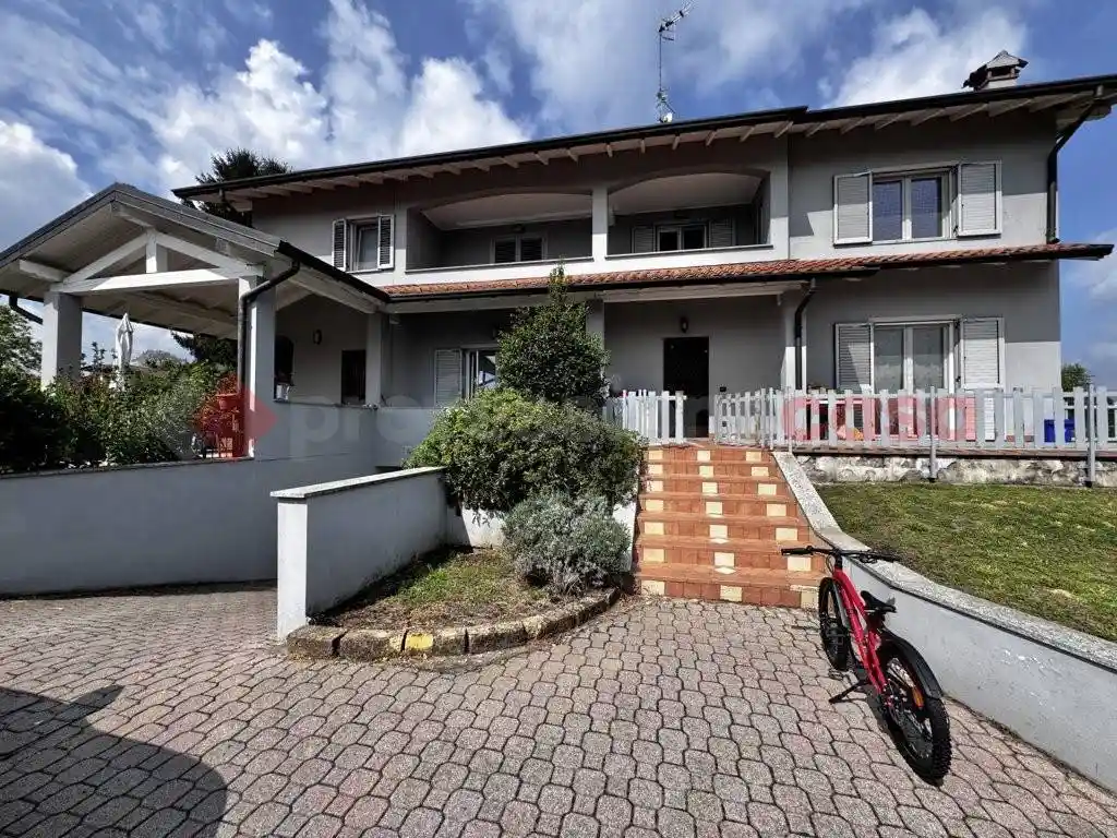 Villa in vendita a Castelletto Sopra Ticino