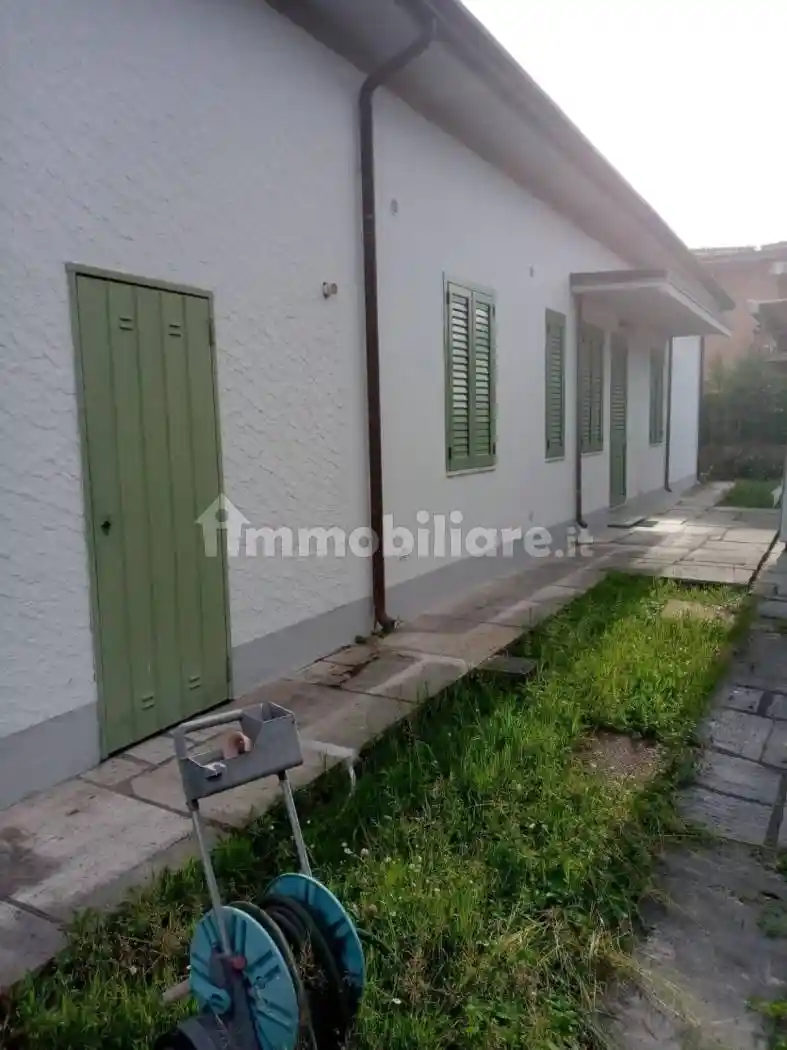 Casa indipendente in vendita a Carrara