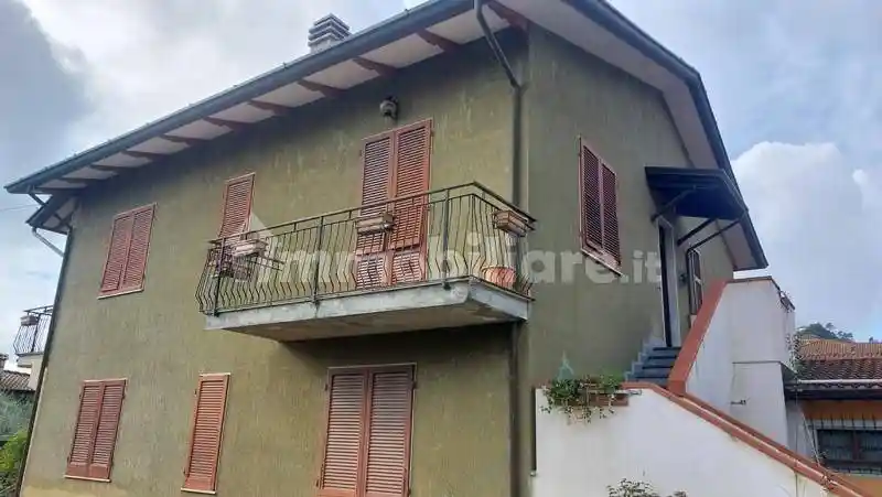 Casa indipendente in vendita a Massa