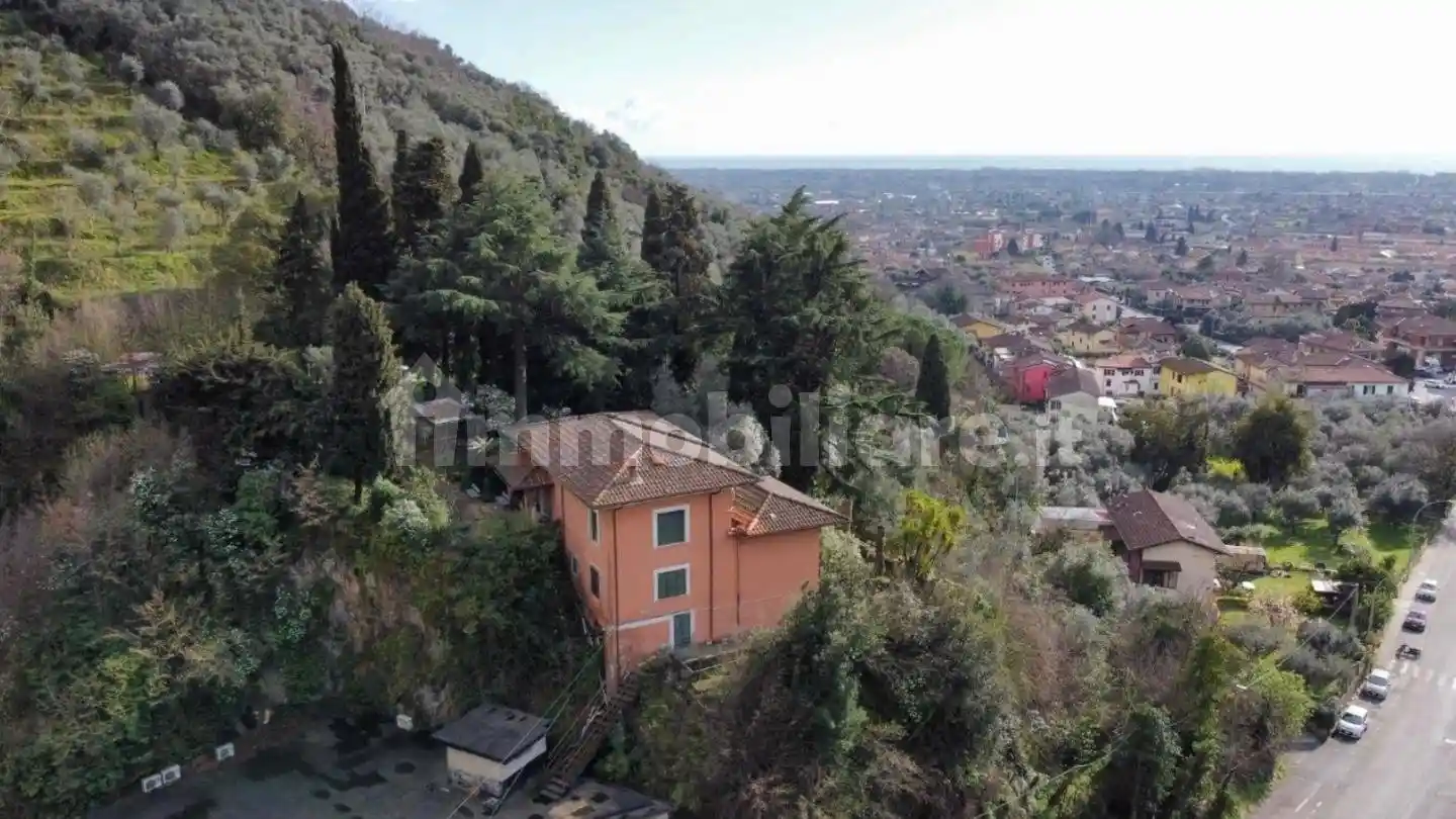 Villa in vendita a Massa