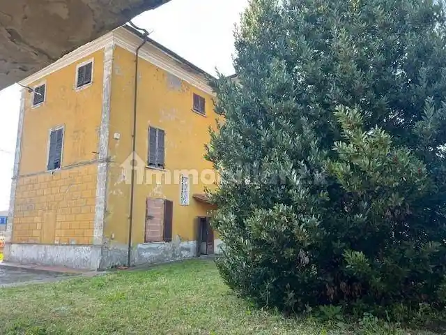 Villetta a schiera in vendita a Massa