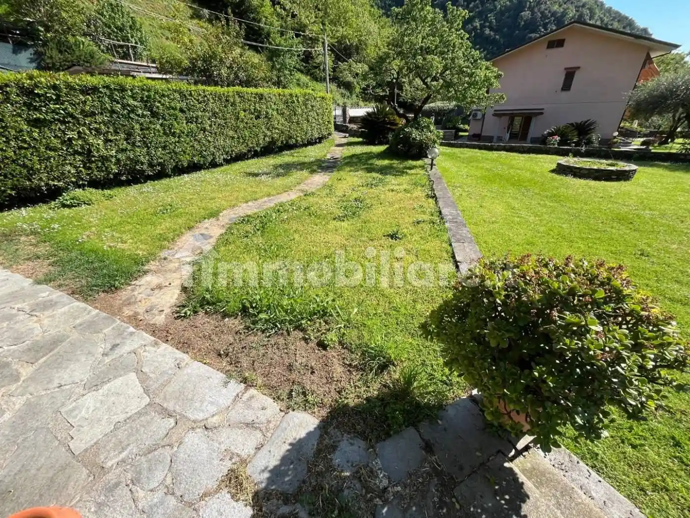 Casa indipendente in vendita a Montignoso