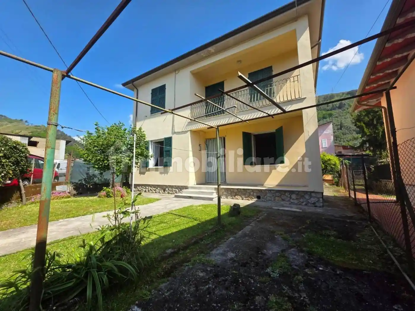 Casa indipendente in vendita a Massa
