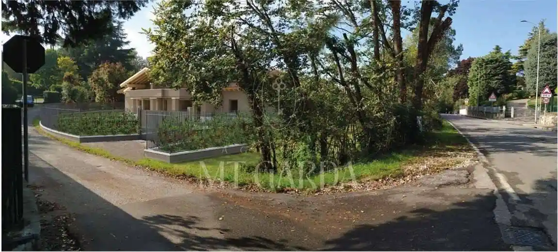 Villa in vendita a Soiano del Lago