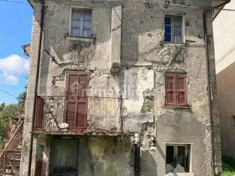 Villa in vendita a Tornolo