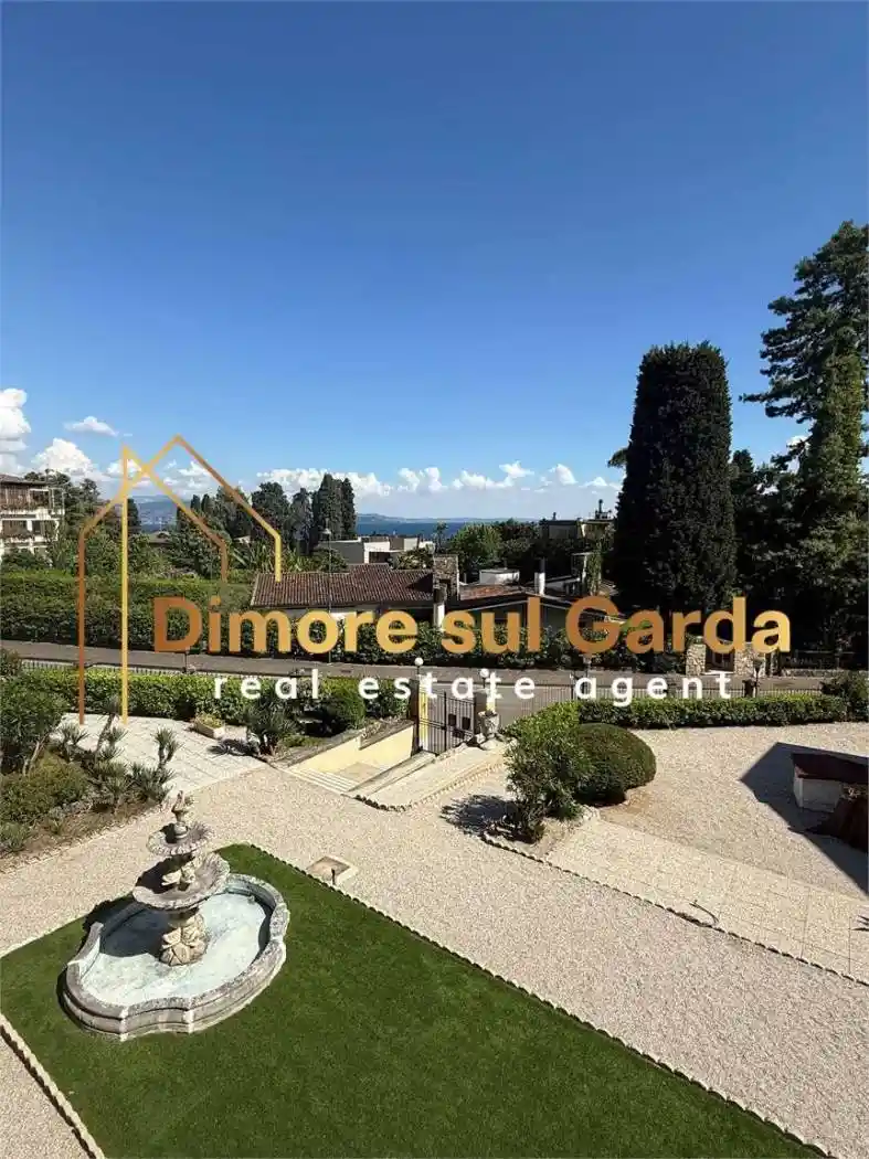Casa indipendente in vendita a Gardone Riviera