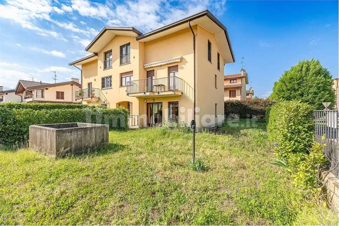 Appartamento in vendita a Albiate