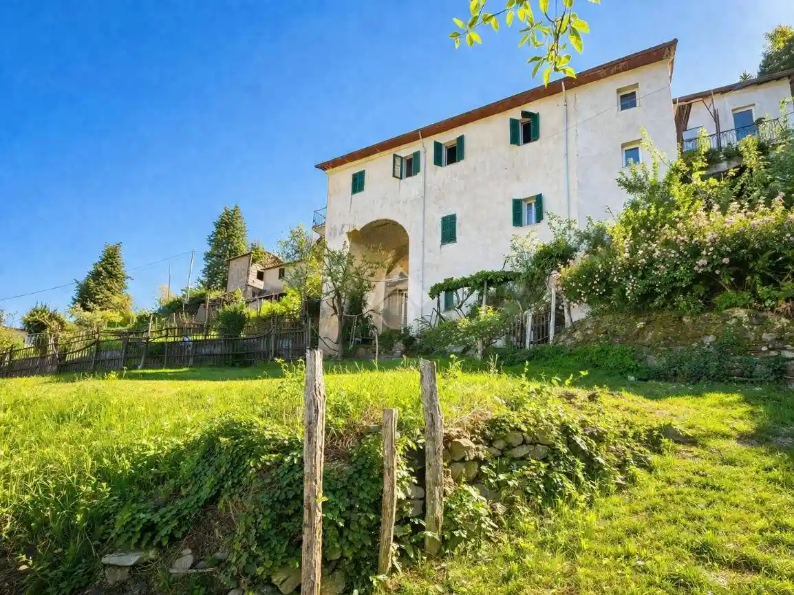 Casa indipendente in vendita a Calice al Cornoviglio