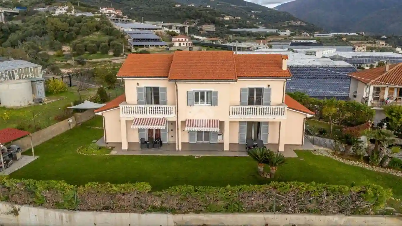 Villa - foto 2