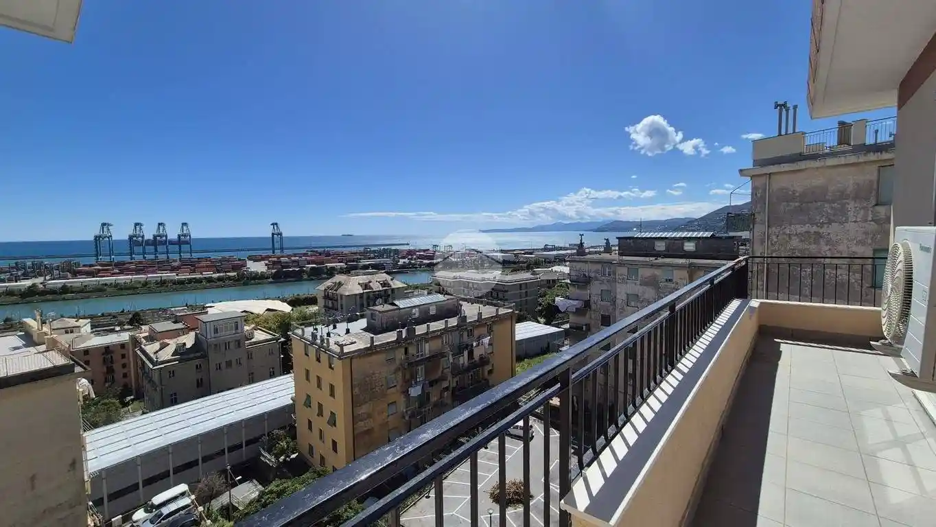 Appartamento in vendita a Genova