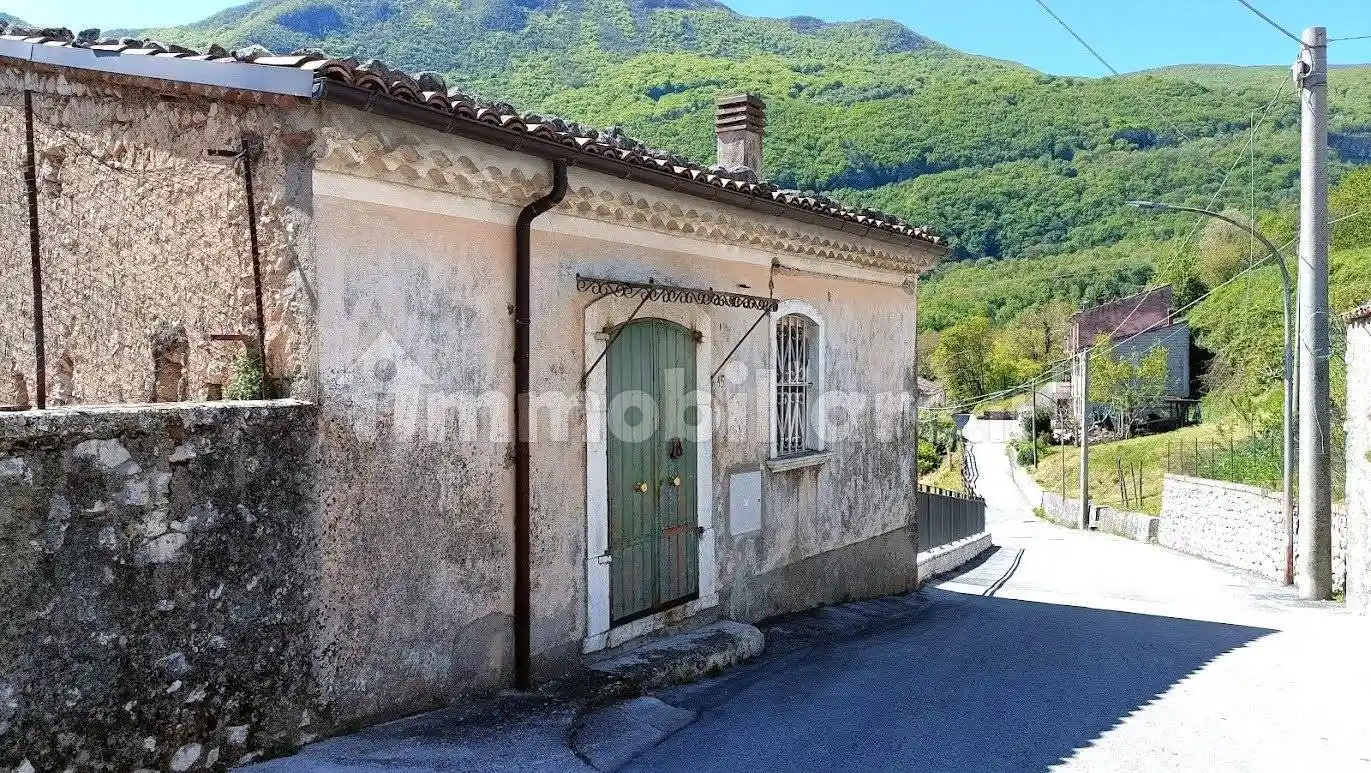 Rustico - Casale in vendita a Campochiaro