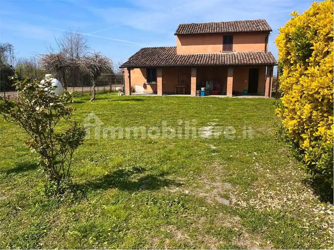 Casa indipendente in vendita a Piacenza