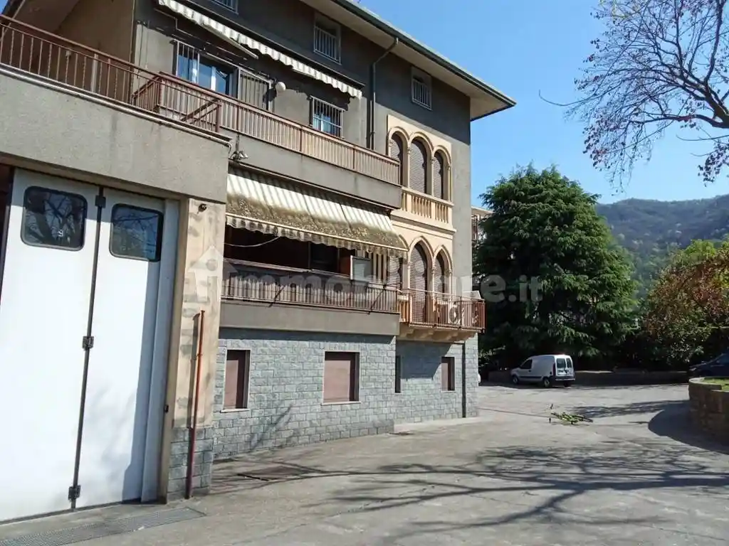 Casa indipendente in vendita a Como